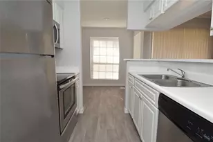 8635 Mallard Reserve Dr, Tampa, FL 33614 - Photo 11