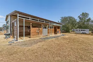 8736 23rd St, Zephyrhills, FL 33540 - Photo 7