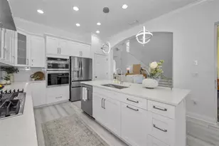 3033 Stonegate Falls Dr, Land O Lakes, FL 34638 - Photo 13