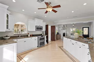 446 13th Ave NE, Saint Petersburg, FL 33704 - Photo 7