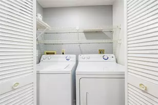 2020 Lakeview Dr, Clearwater, FL 33763 - Photo 9