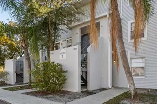 7015 Waterside Dr, Tampa, FL 33617 - Photo 3