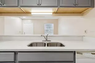 7015 Waterside Dr, Tampa, FL 33617 - Photo 25