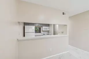7015 Waterside Dr, Tampa, FL 33617 - Photo 21