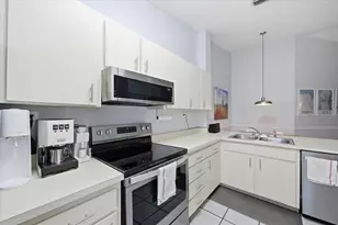 14820 Par Club Circle, Tampa, FL 33618 - Photo 9