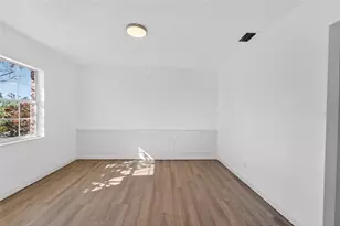 15108 Sydney Rd, Dover, FL 33527 - Photo 11