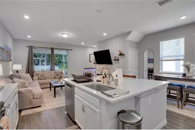 2915 Grand Kemerton Place, Tampa, FL 33618 - Photo 9