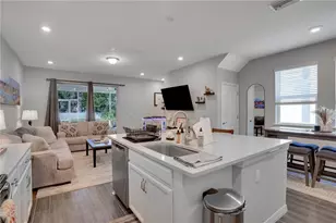 2915 Grand Kemerton Pl, Tampa, FL 33618 - Photo 9