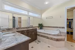 3952 Versailles Dr, Tampa, FL 33634 - Photo 17
