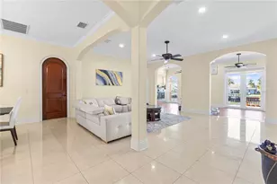 3952 Versailles Dr, Tampa, FL 33634 - Photo 9