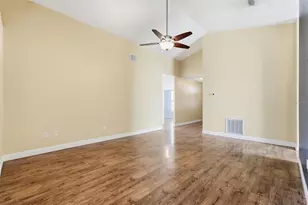 37438 Picketts Mill Ave, Zephyrhills, FL 33542 - Photo 9