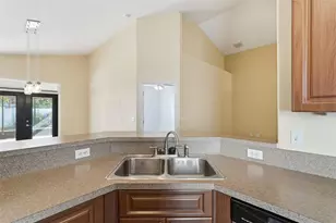 37438 Picketts Mill Ave, Zephyrhills, FL 33542 - Photo 23