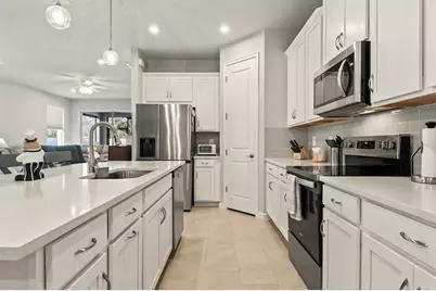 810 Ruddy Quail Place, Sun City Center, FL 33573 - Photo 5
