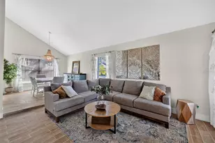 1807 Hitching Post Pl, Plant City, FL 33566 - Photo 5