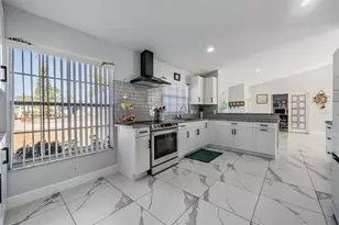 12004 Colonial Estates Ln, Riverview, FL 33579 - Photo 9