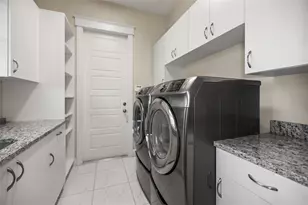 158 21st Ave N, Saint Petersburg, FL 33704 - Photo 23