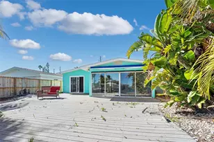 14555 N Bayshore Dr, Madeira Beach, FL 33708 - Photo 19