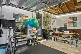 656 16th Ave NE, Saint Petersburg, FL 33704 - Photo 21