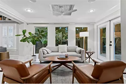 656 16th Avenue NE, Saint Petersburg, FL 33704 - Photo 3