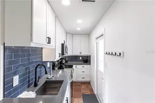 6020 Midnight Pass Rd, Sarasota, FL 34242 - Photo 9