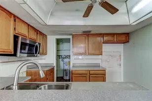 965 Whitman Dr, Sarasota, FL 34243 - Photo 7