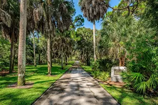 2015 Park St N, Saint Petersburg, FL 33710 - Photo 41