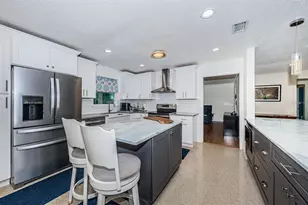 2015 Park St N, Saint Petersburg, FL 33710 - Photo 5