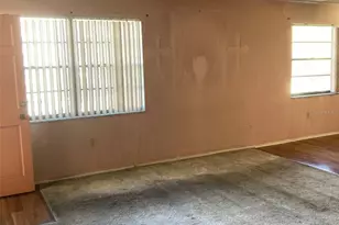 5967 Terrace Park Dr N, Saint Petersburg, FL 33709 - Photo 7