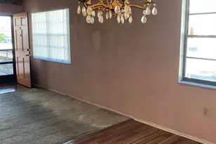 5967 Terrace Park Dr N, Saint Petersburg, FL 33709 - Photo 5