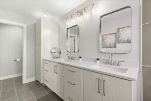 171 Valencia Cir, Saint Petersburg, FL 33716 - Photo 13