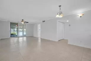 7625 Sun Island Dr S, South Pasadena, FL 33707 - Photo 11