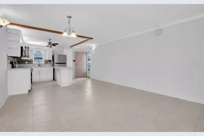 7625 Sun Island Drive S #101, South Pasadena, FL 33707 - Photo 9