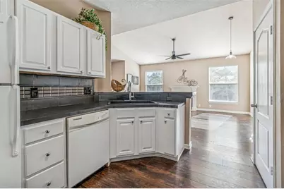 10434 Villa View Circle, Tampa, FL 33647 - Photo 11