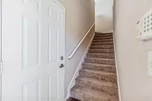 10434 Villa View Cir, Tampa, FL 33647 - Photo 3