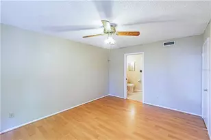 7537 Pitch Pine Circle N, Tampa, FL 33617 - Photo 17