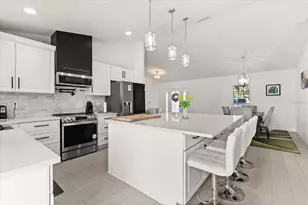 812 Chastain Rd, Seffner, FL 33584 - Photo 5