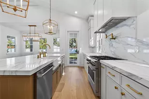 8101 Country Club Rd N, Saint Petersburg, FL 33710 - Photo 17