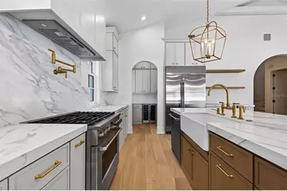 8101 Country Club Road N, Saint Petersburg, FL 33710 - Photo 19