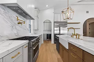 8101 Country Club Rd N, Saint Petersburg, FL 33710 - Photo 19