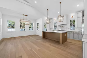 8101 Country Club Rd N, Saint Petersburg, FL 33710 - Photo 13