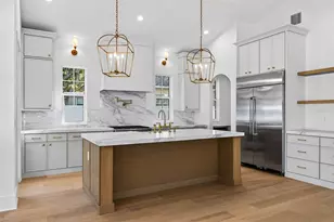 8101 Country Club Rd N, Saint Petersburg, FL 33710 - Photo 11