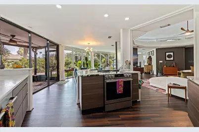 7117 Sunshine Drive S, Saint Petersburg, FL 33705 - Photo 13