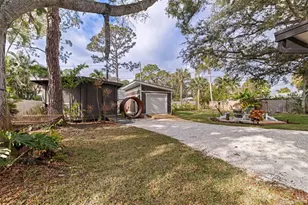 7117 Sunshine Dr S, Saint Petersburg, FL 33705 - Photo 31