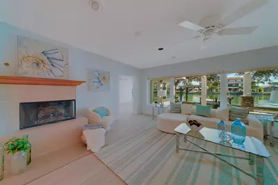 207 Midway Island, Clearwater Beach, FL 33767 - Photo 15