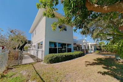 207 Midway Island, Clearwater Beach, FL 33767 - Photo 35