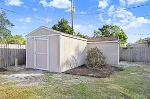 8509 Foxcroft Dr, Tampa, FL 33615 - Photo 23