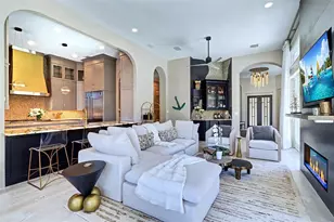 4635 Dolphin Cay Ln S, Saint Petersburg, FL 33711 - Photo 9