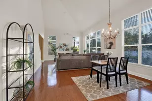 3511 Heards Ferry Dr, Tampa, FL 33618 - Photo 9