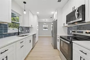 1204 Branda Vista Dr, Brandon, FL 33510 - Photo 9