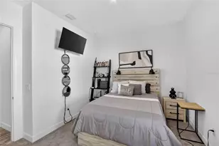 10807 Wicker Park Pl, Palmetto, FL 34221 - Photo 17